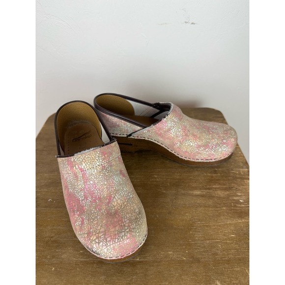 Pre-Loved Dansko’s with Pink and Tan Detail Throughout 39 - Picture 1 of 6